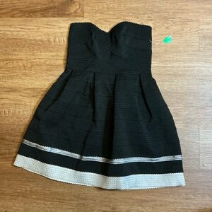 Lustre Strapless Fit & Flare Textured Dress – Size Small – Black & Ivory